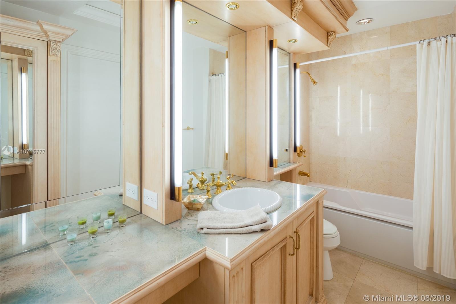 IL VILLAGGIO ON SOUTH BEA - Residential