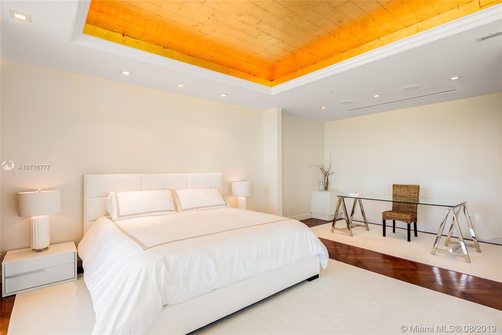 IL VILLAGGIO ON SOUTH BEA - Residential