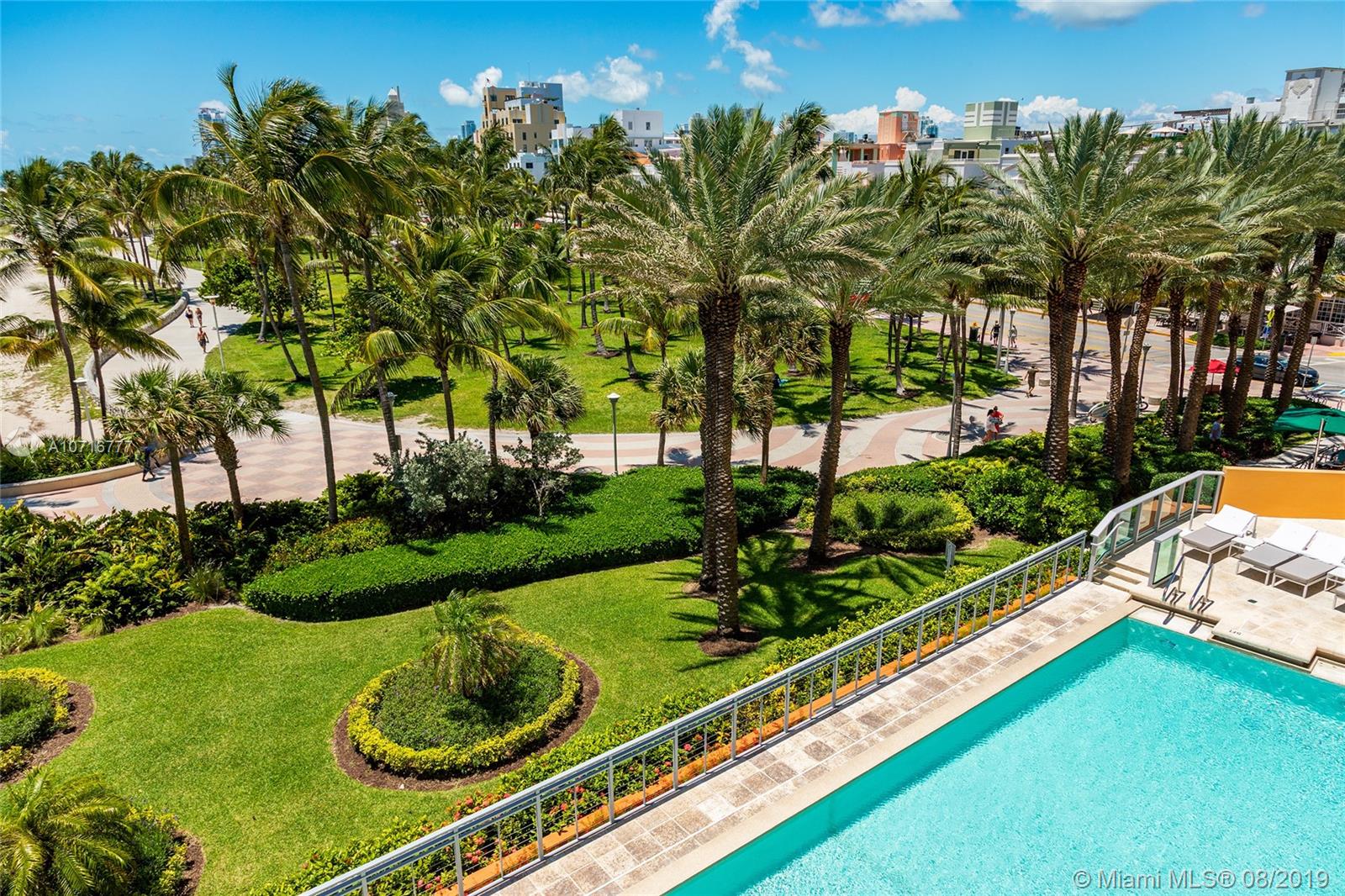 IL VILLAGGIO ON SOUTH BEA - Residential