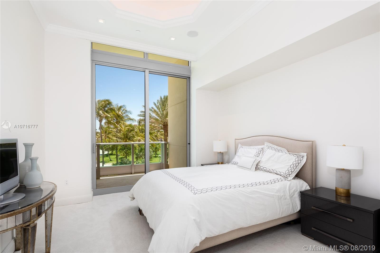 IL VILLAGGIO ON SOUTH BEA - Residential