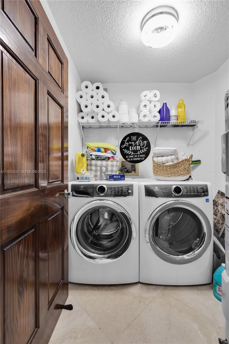 FIRST ADDN TO RO-JEN ESTA - Residential