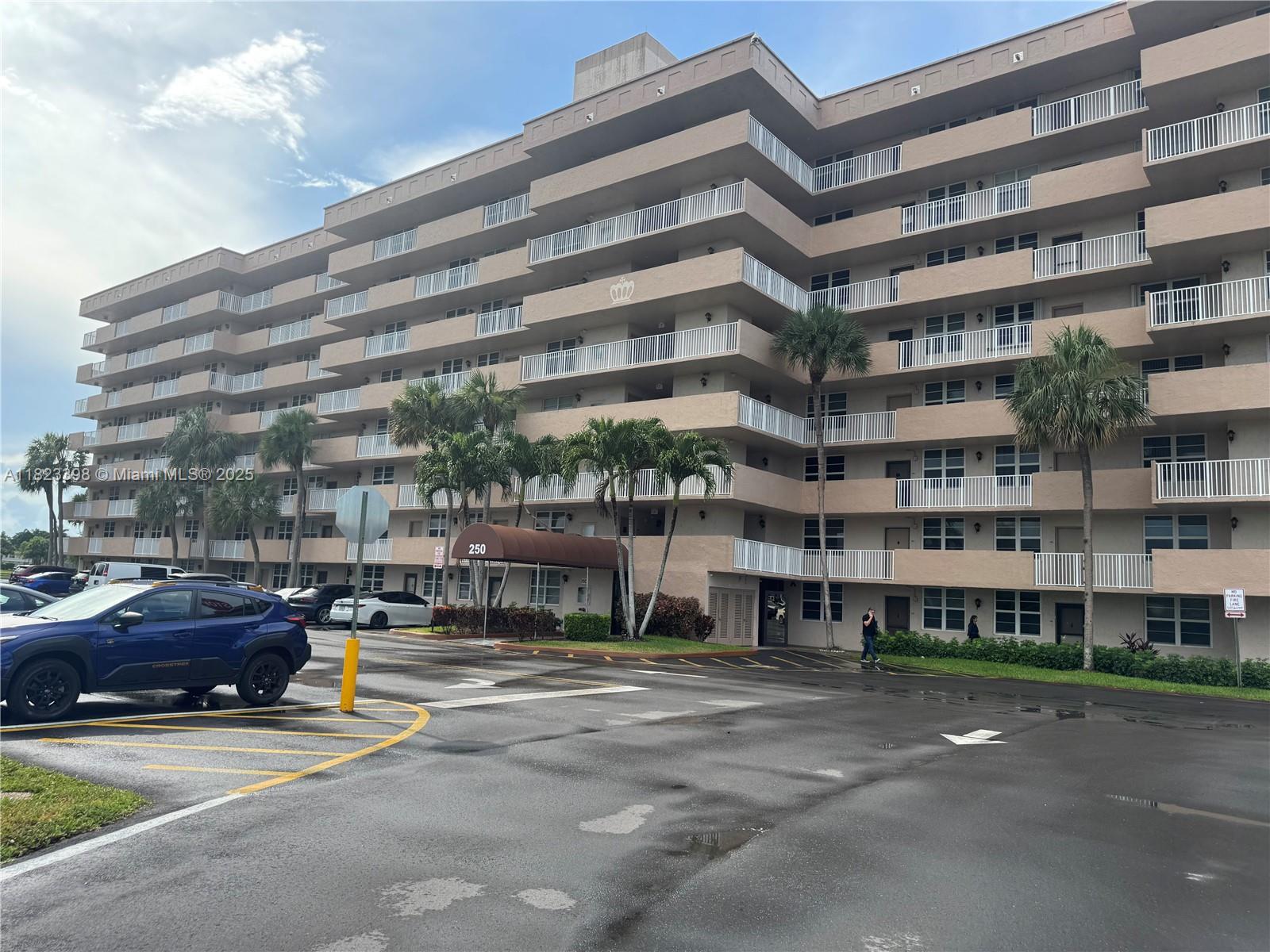 250 Jacaranda Dr 309