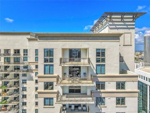 999 SW 1st Ave UPH12 Miami FL 33130