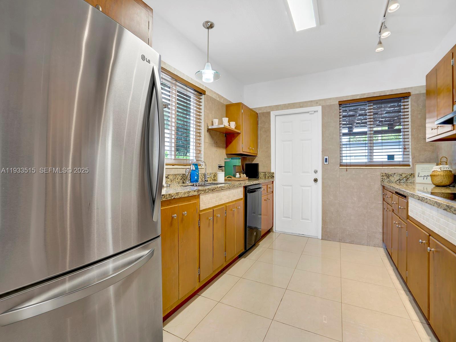 ARCH CREEK HIGHLANDS - Residential