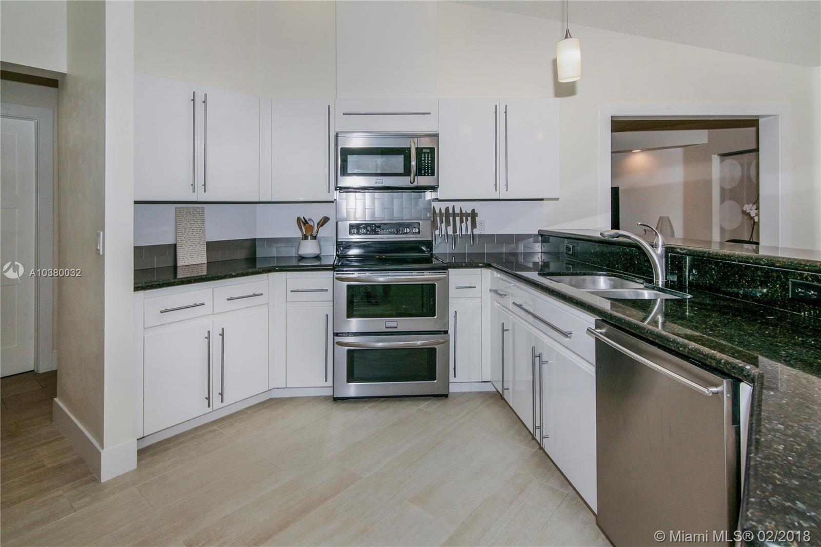 COUNTRY ISLES MANOR HOMES - Residential