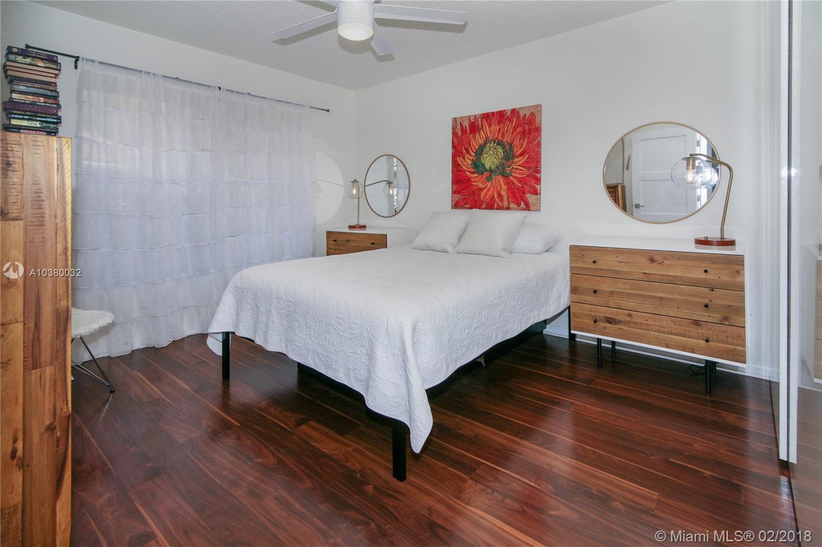 COUNTRY ISLES MANOR HOMES - Residential