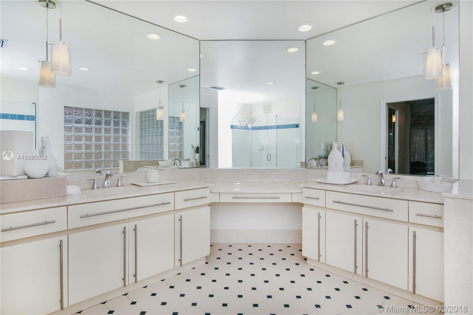 COUNTRY ISLES MANOR HOMES - Residential