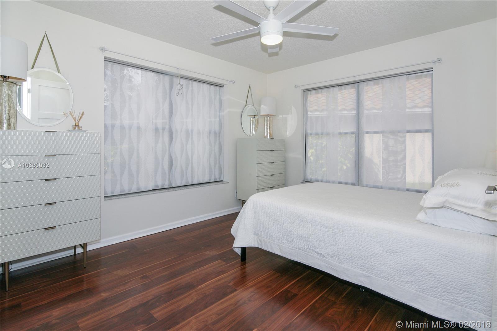 COUNTRY ISLES MANOR HOMES - Residential