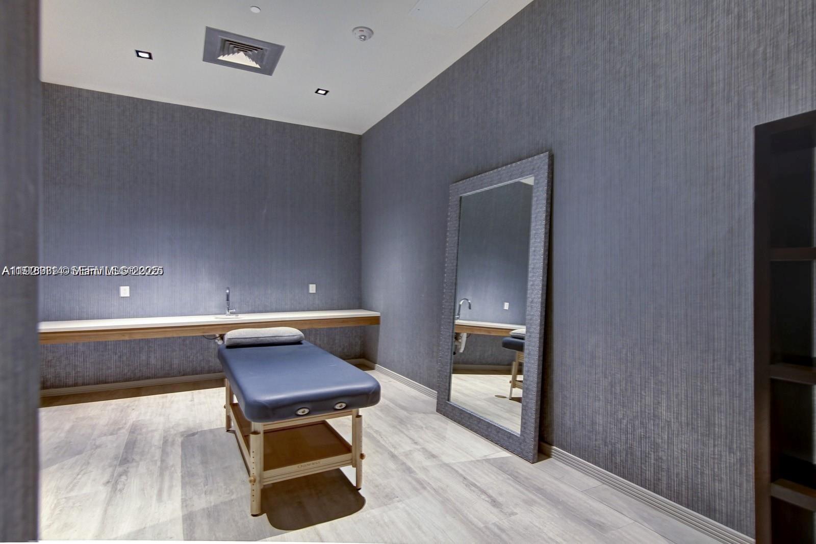 BISCAYNE BEACH CONDO - Residential