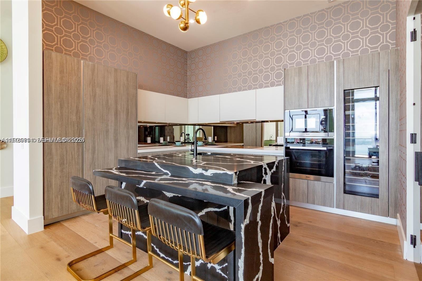 2900 NE 7th Ave 5002