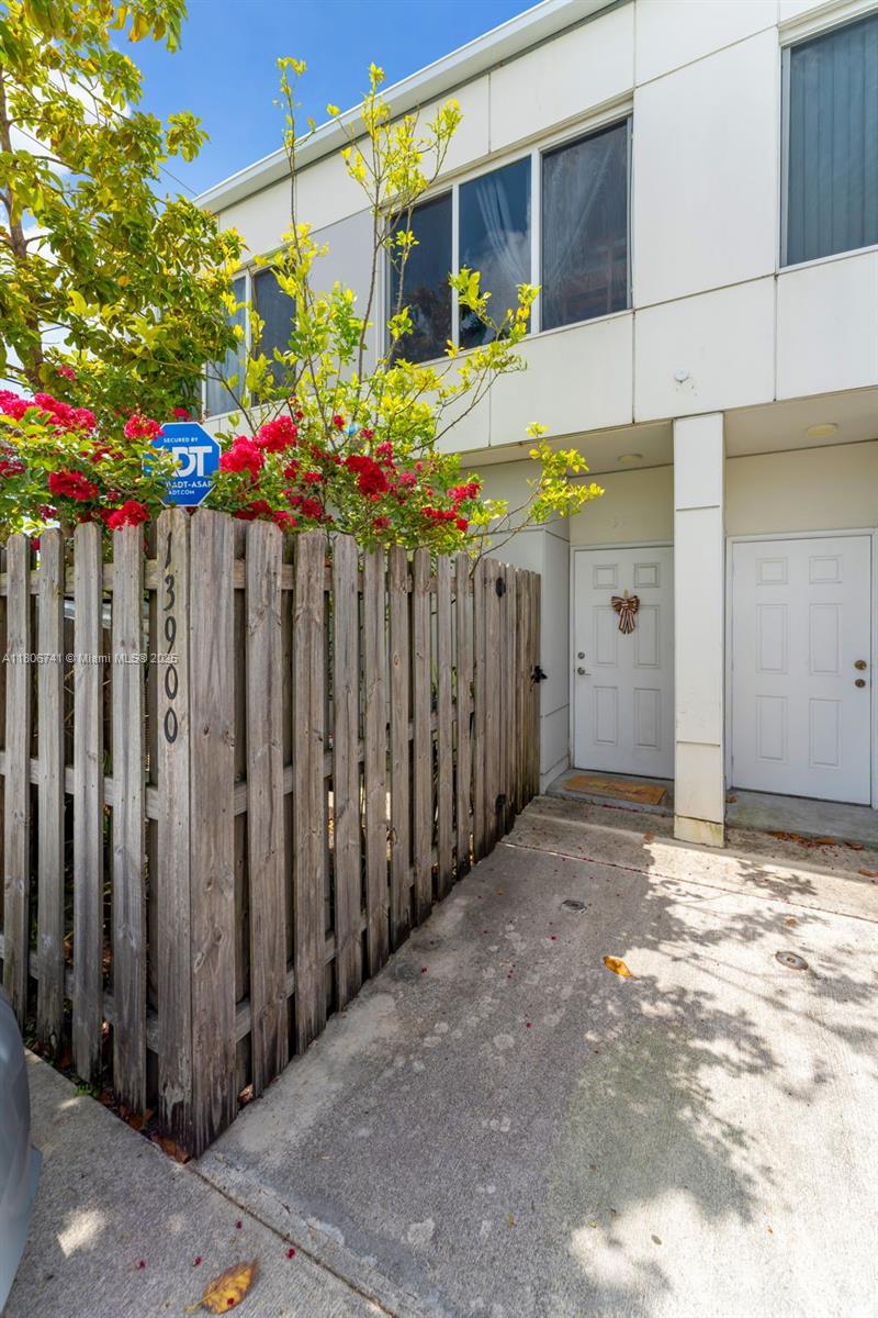 PARADISE GARDENS - Residential