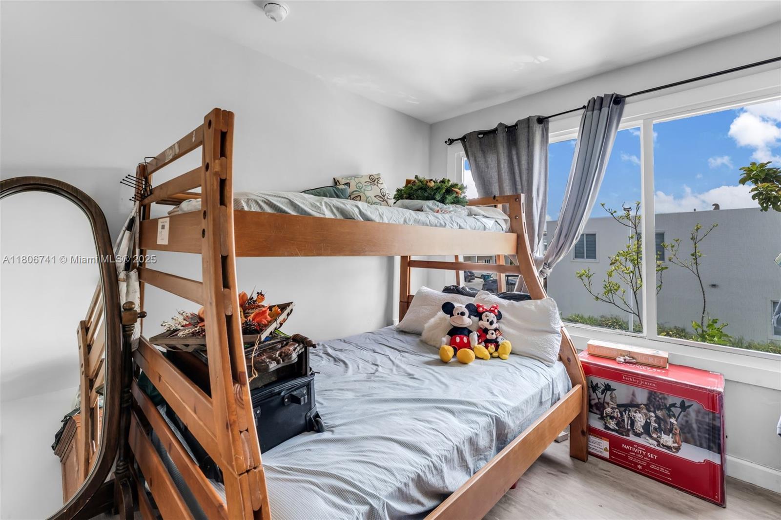 PARADISE GARDENS - Residential