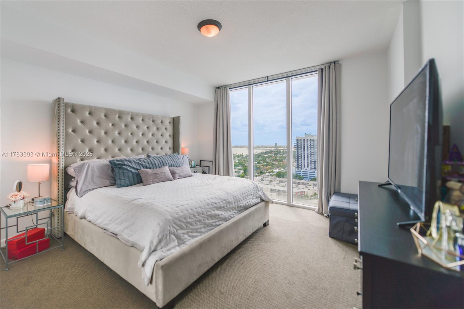 THE BRIDGEWATER CONDO - Residential