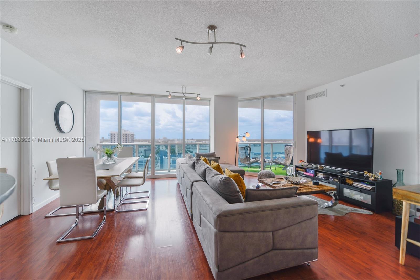 THE BRIDGEWATER CONDO - Residential