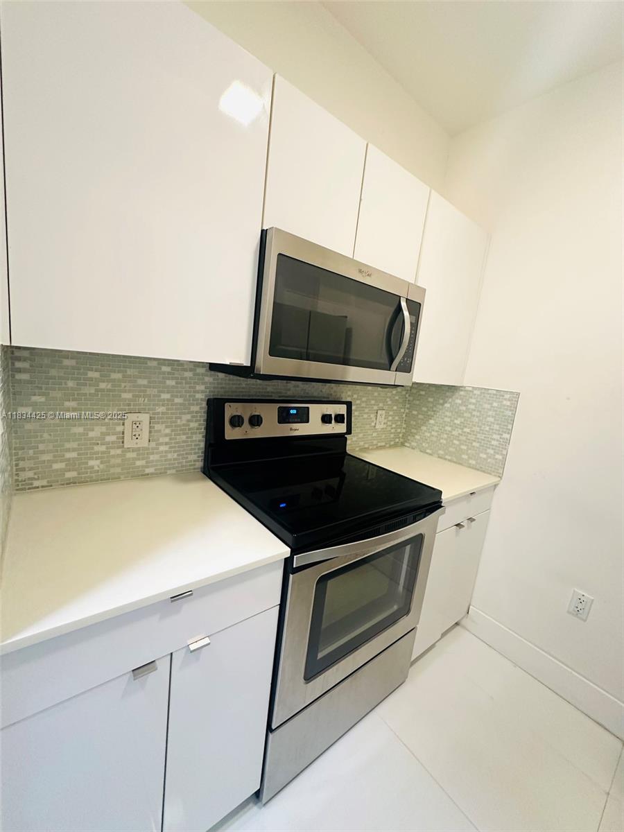 6918 Bay Dr 2