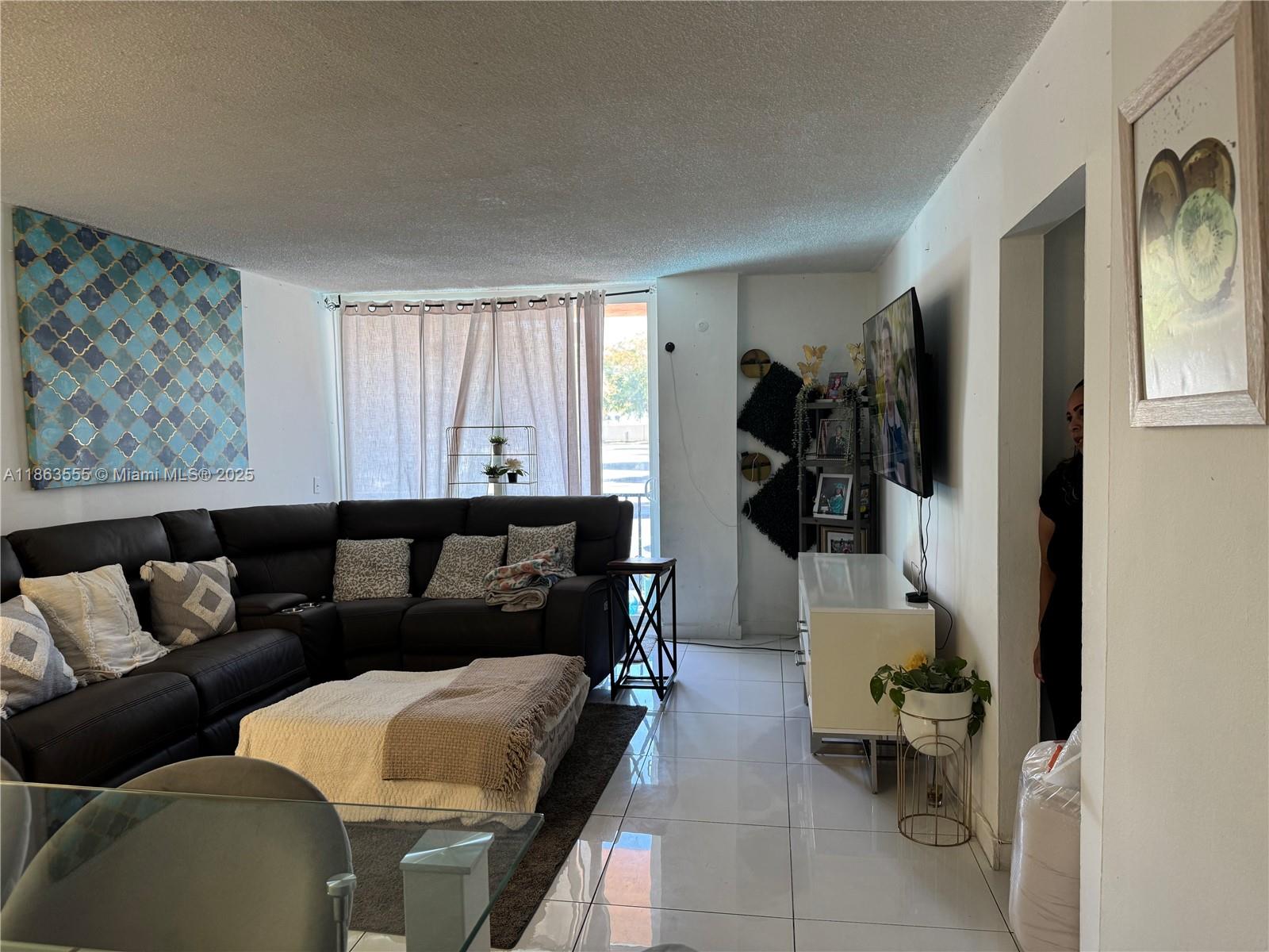 2075 NE 164th St 105