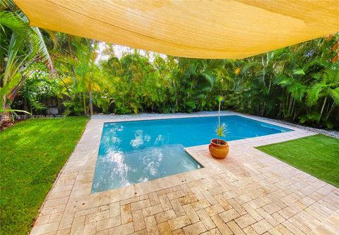 8959 Dickens Ave Surfside FL 33154