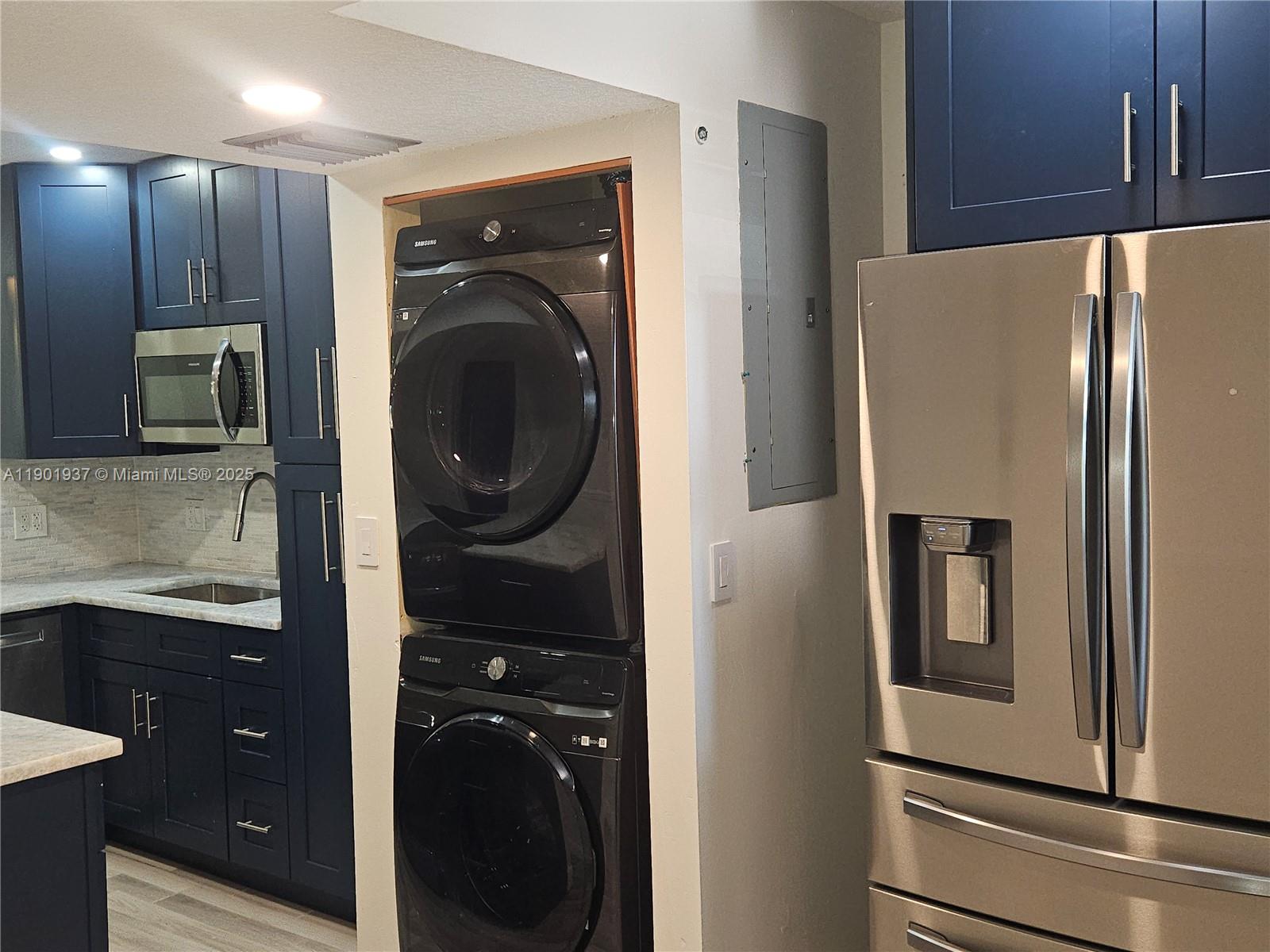 MANARANDA VILLAGE CONDO - Residential Lease