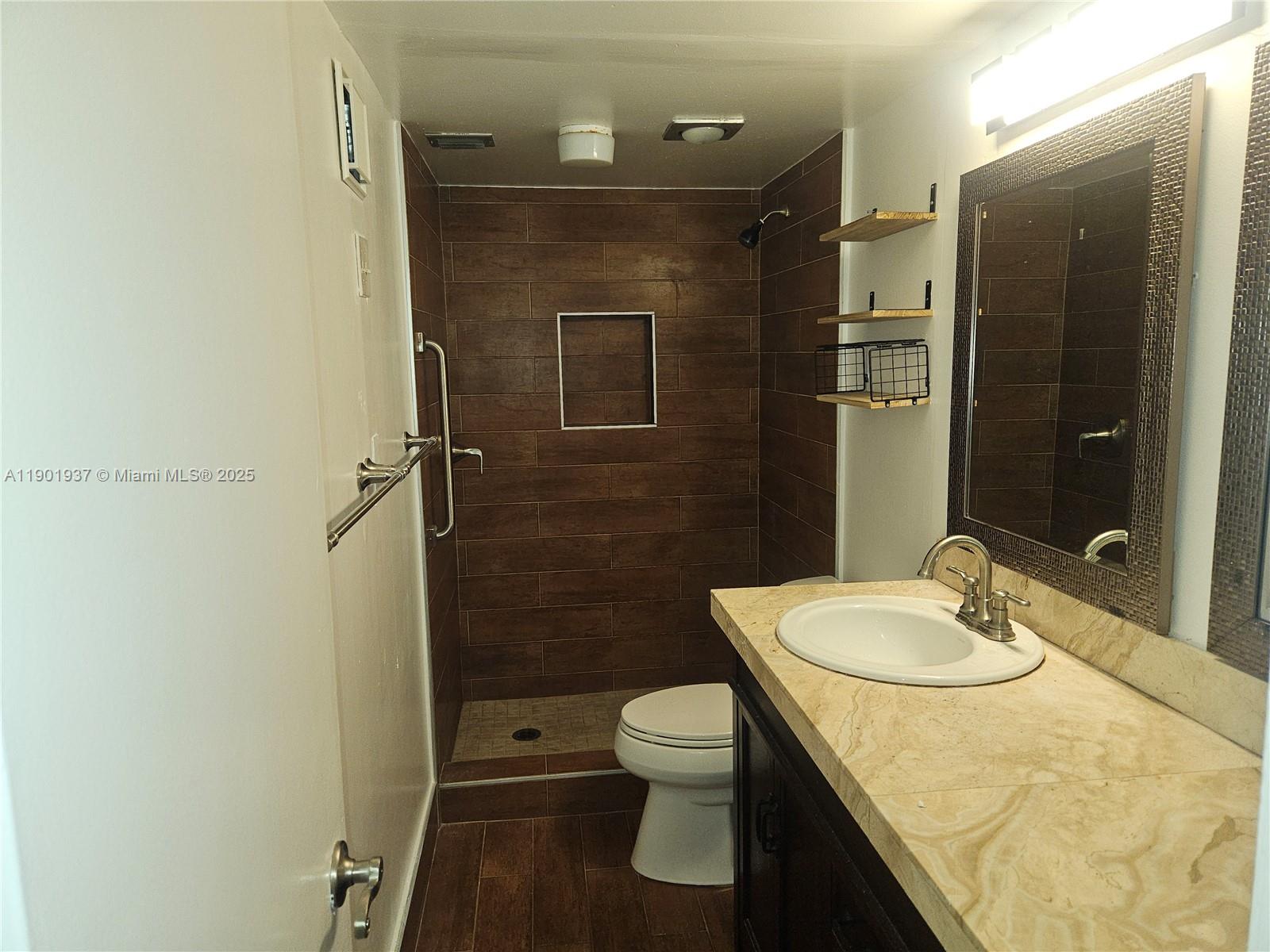 MANARANDA VILLAGE CONDO - Residential Lease