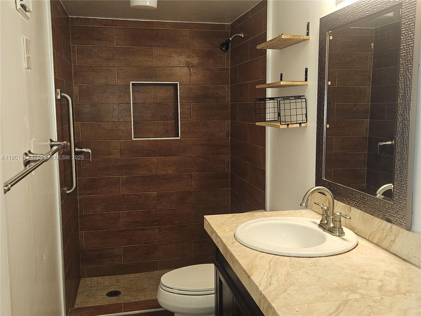 MANARANDA VILLAGE CONDO - Residential Lease