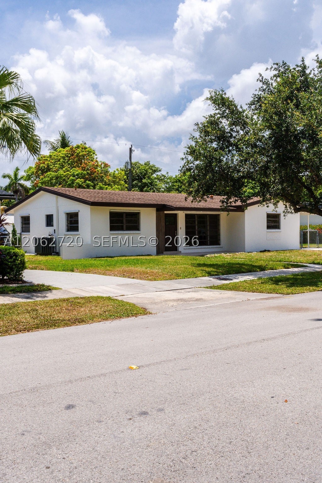 19390 Whispering Pines Rd