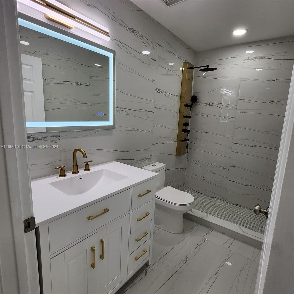 SANDALFOOT COVE SEC 12 - Residential