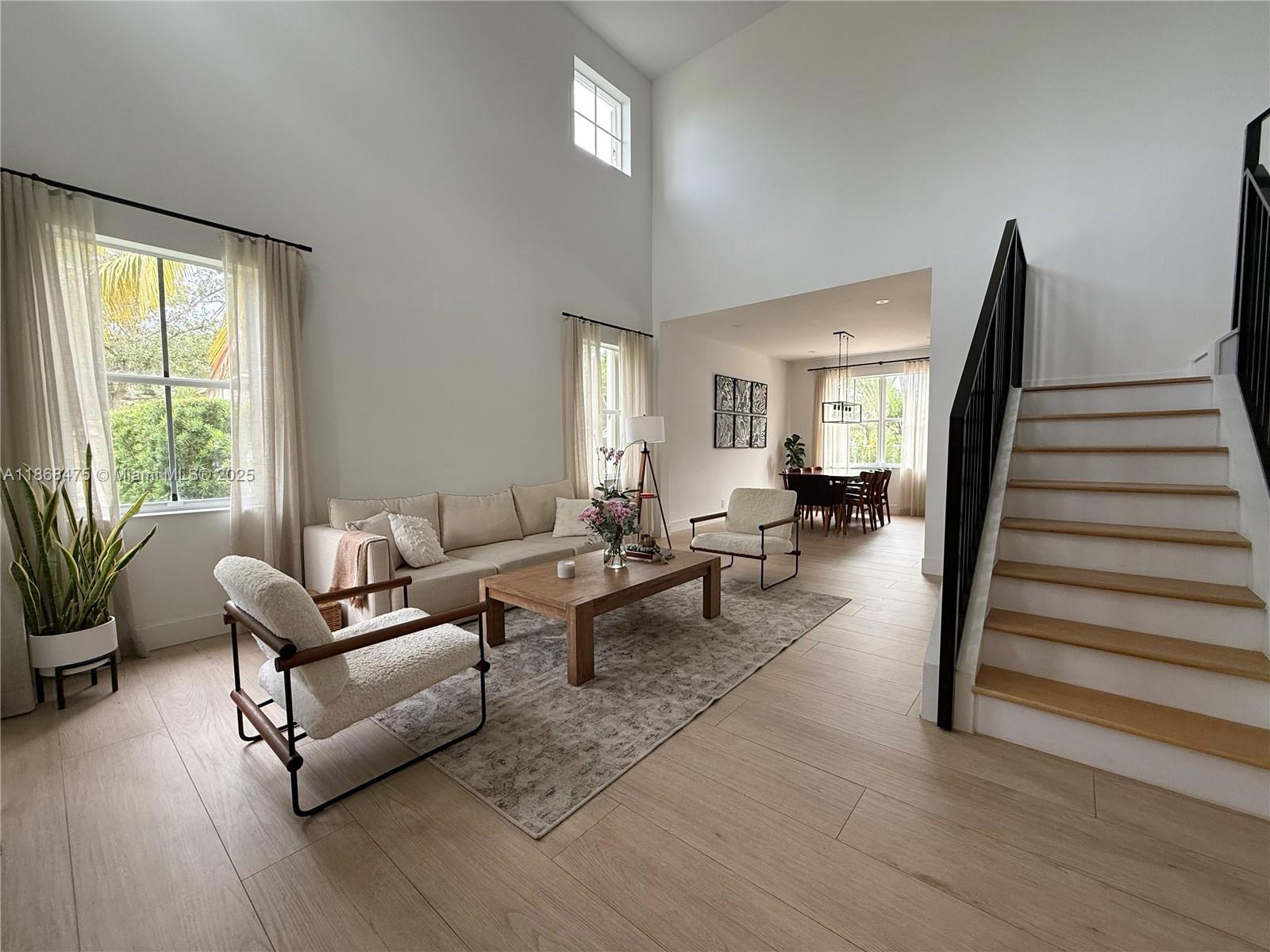 767 Tulip Cir