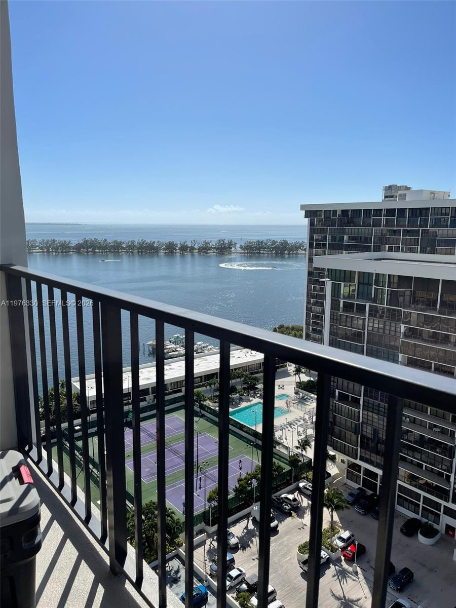 BRICKELL PLACE CONDO - Residential Lease