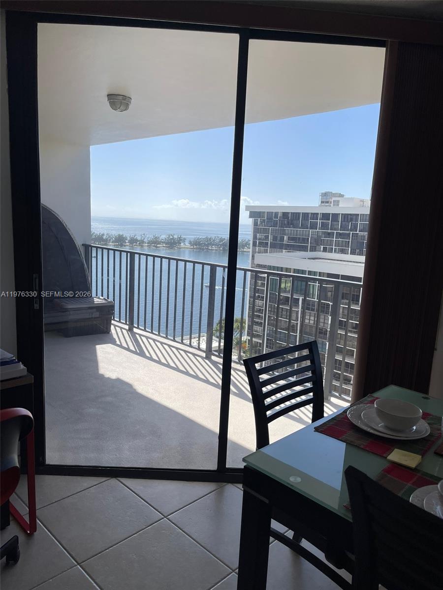 BRICKELL PLACE CONDO - Residential Lease