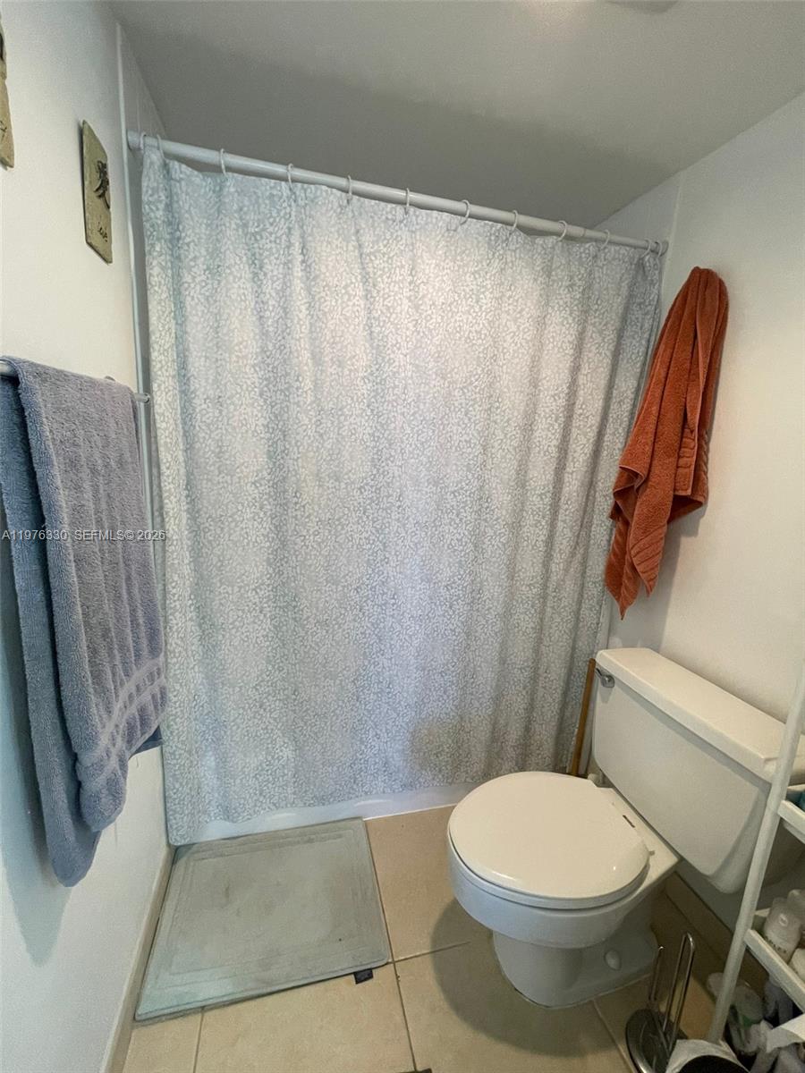 BRICKELL PLACE CONDO - Residential Lease