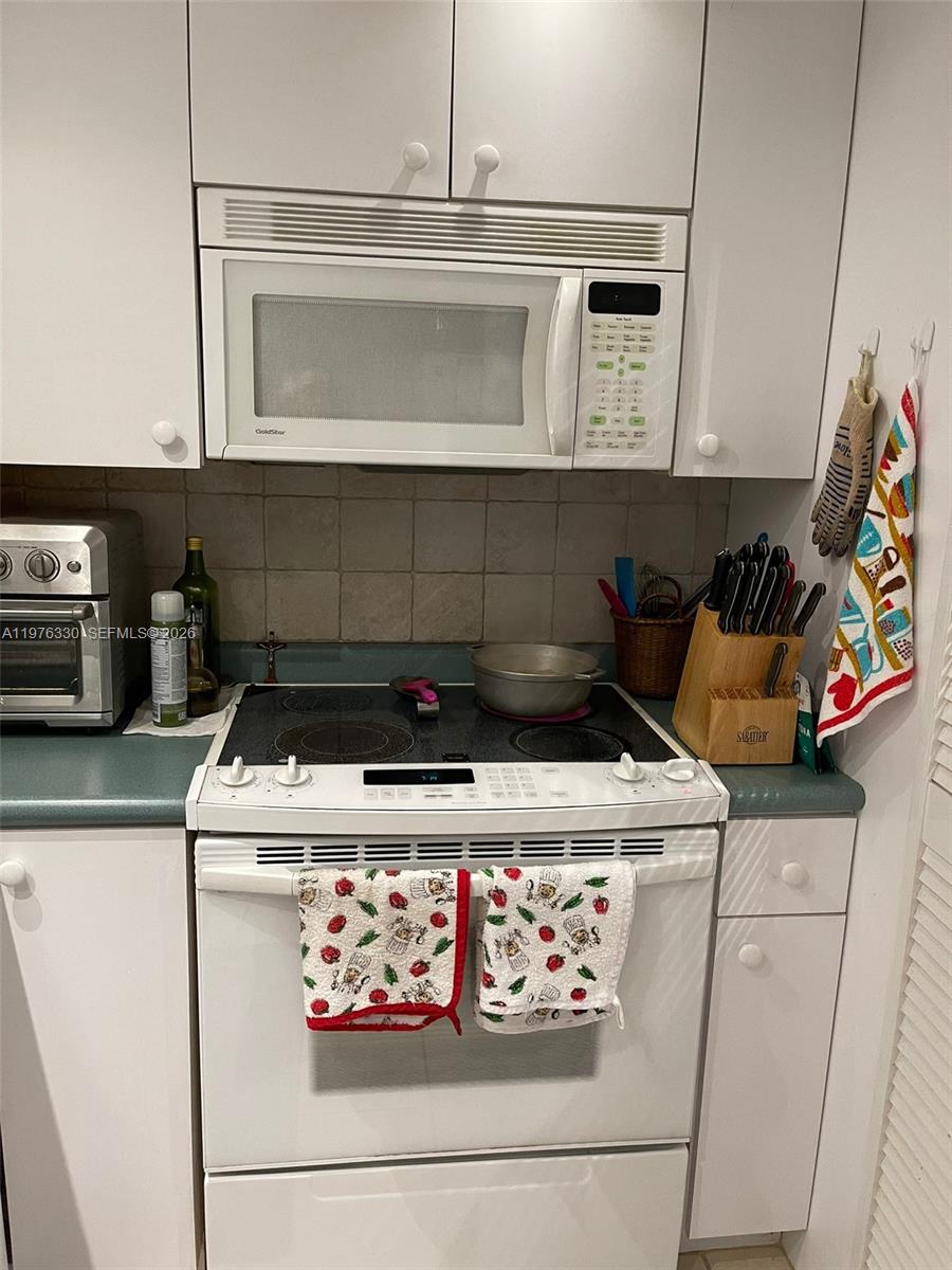 BRICKELL PLACE CONDO - Residential Lease