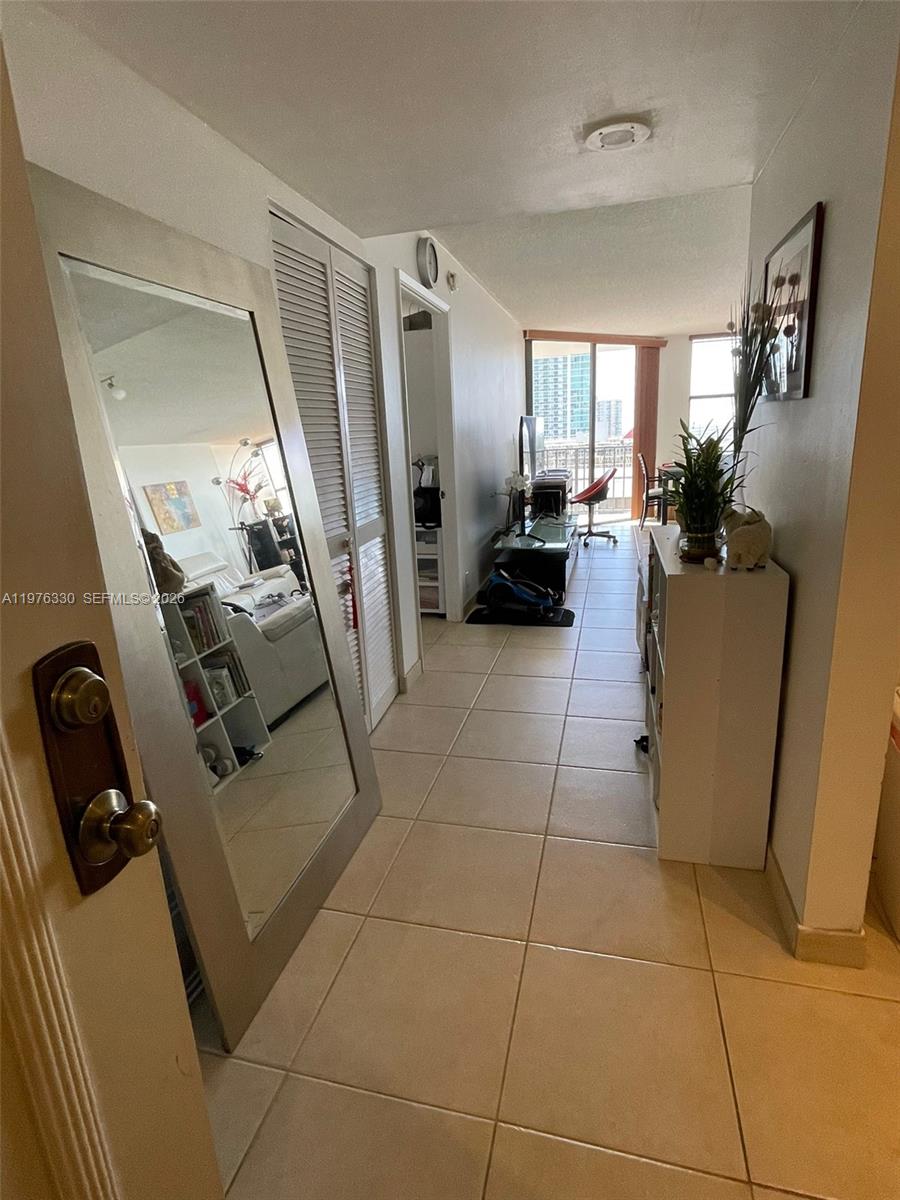 BRICKELL PLACE CONDO - Residential Lease