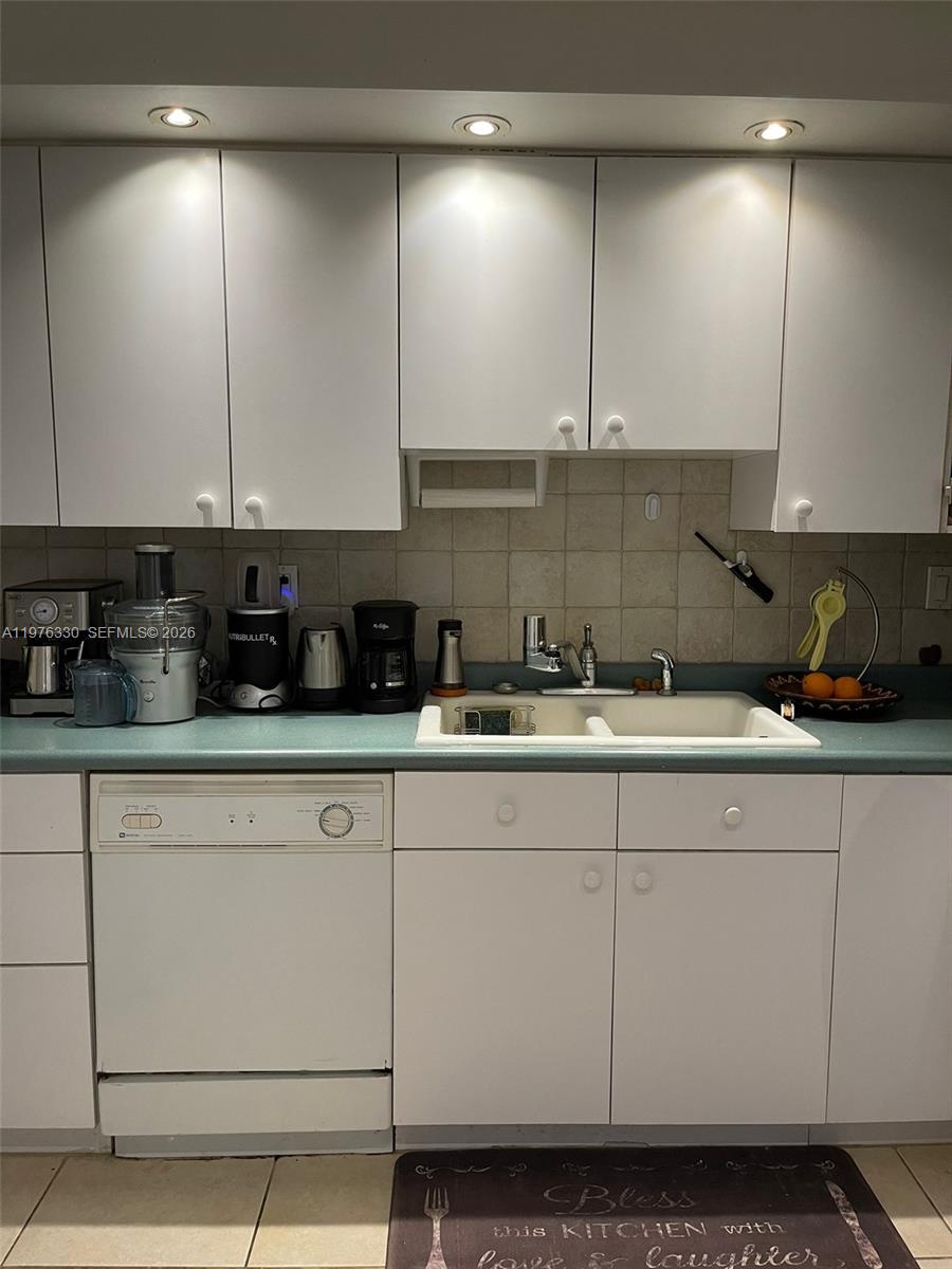 1901 Brickell Ave B2207