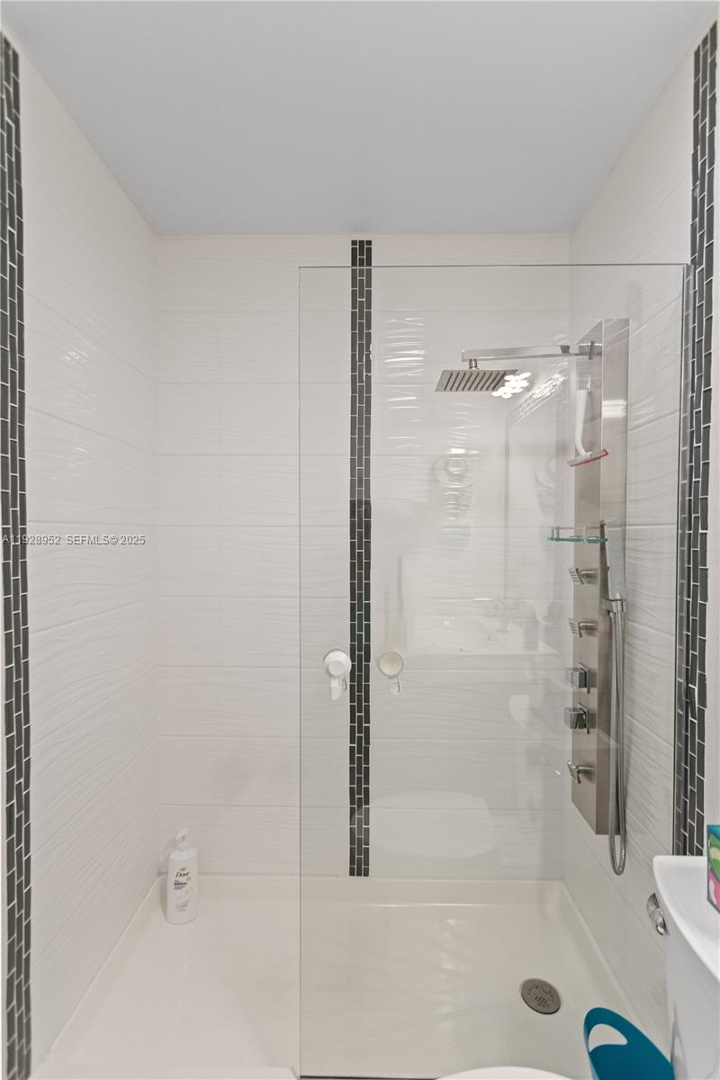 BRIDGEWATER CONDO - Residential