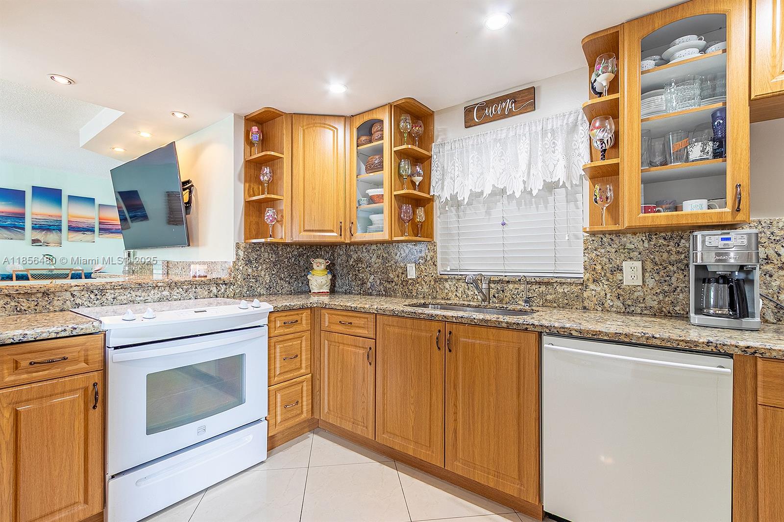 DORSEY ARMS CONDO - Residential