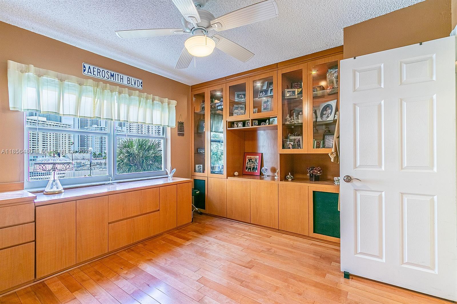 DORSEY ARMS CONDO - Residential