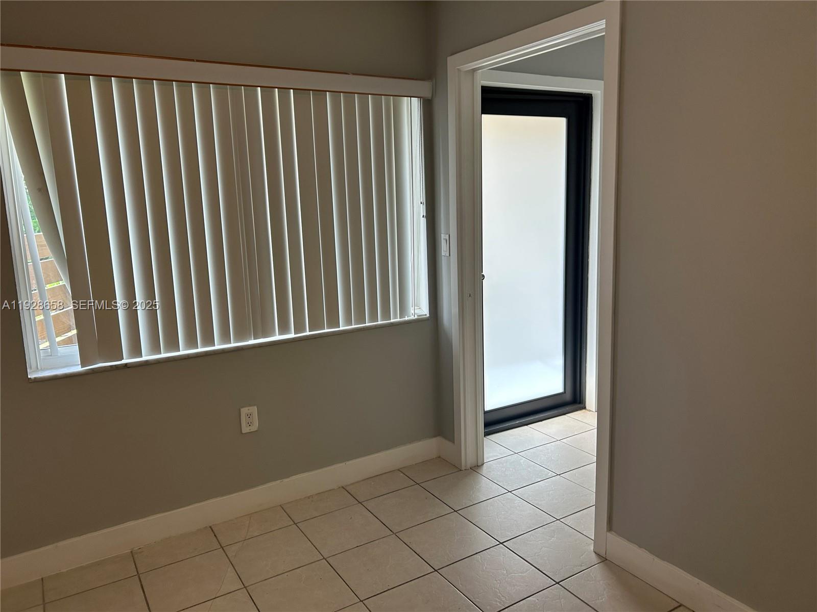 LAUDERDALE - Residential Lease