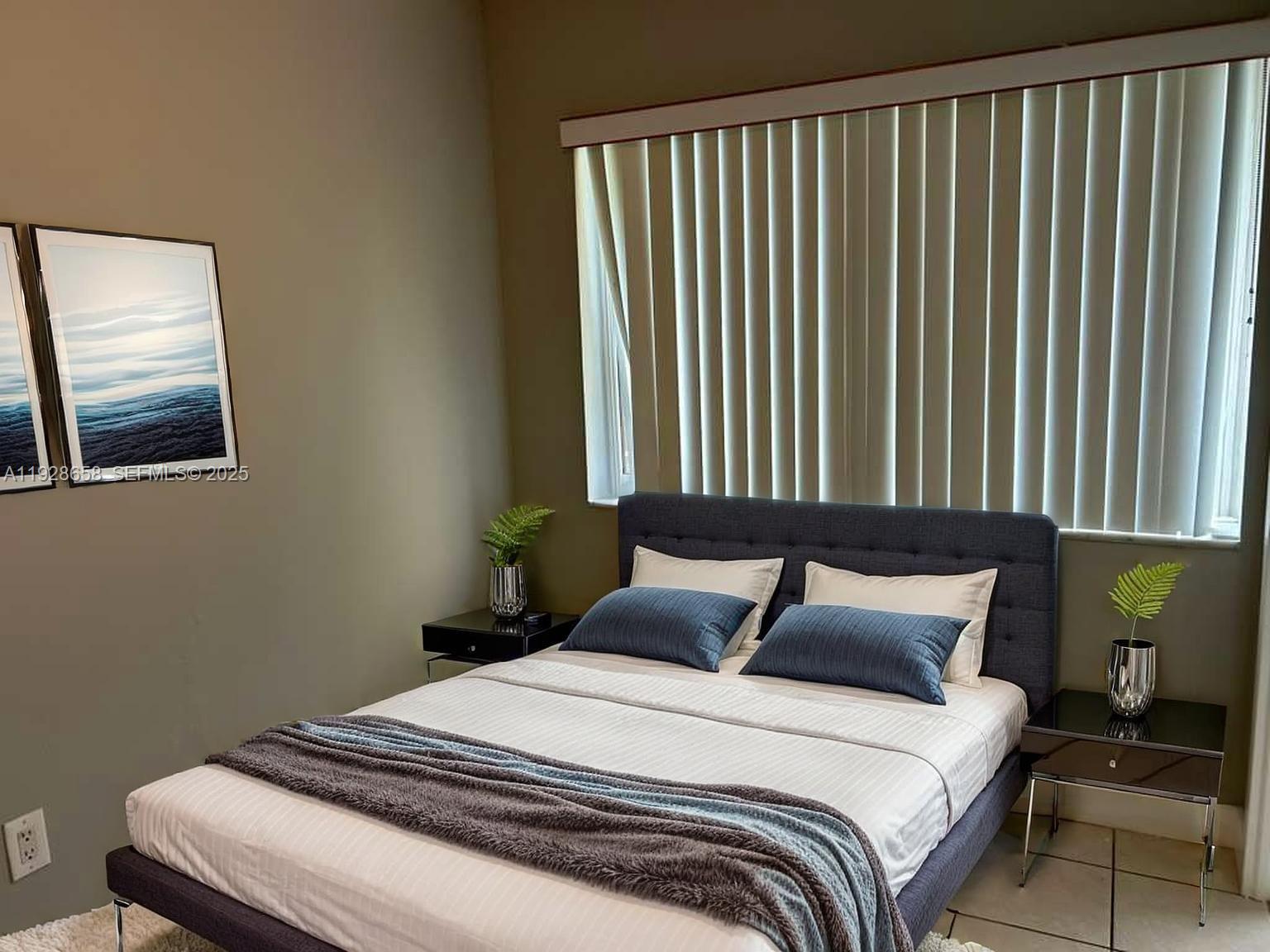 LAUDERDALE - Residential Lease