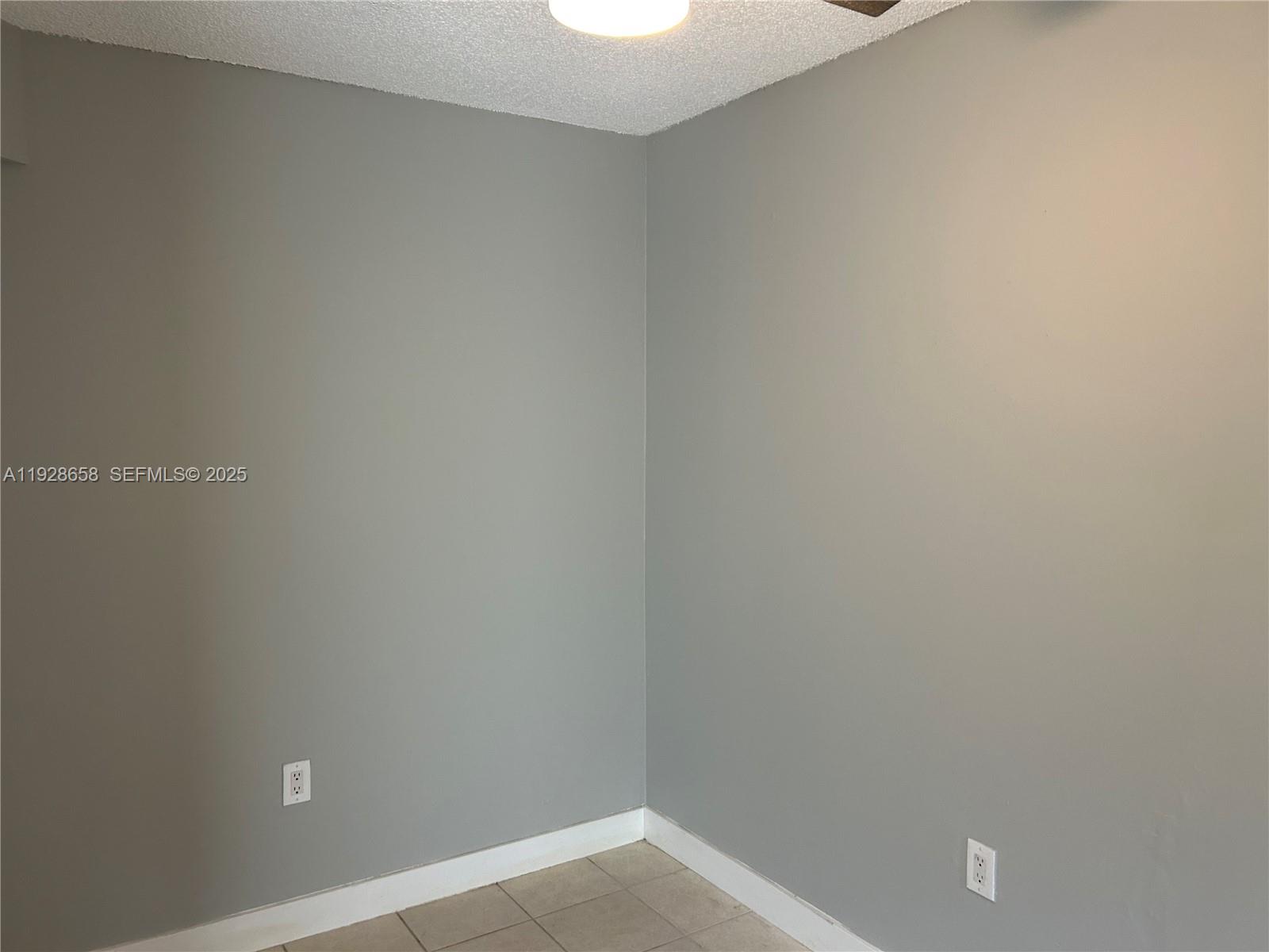 LAUDERDALE - Residential Lease