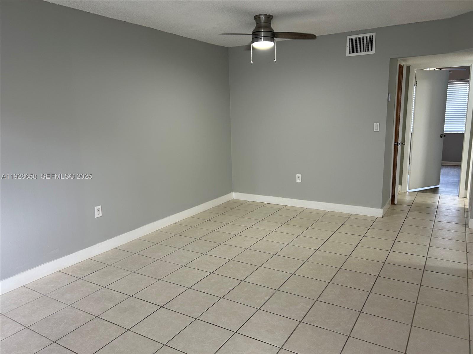 LAUDERDALE - Residential Lease