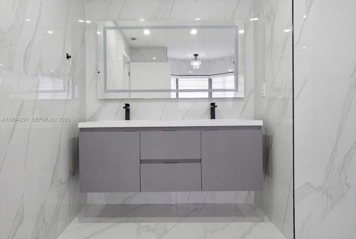 PARK LAKES BY THE MEADOWS - Residential