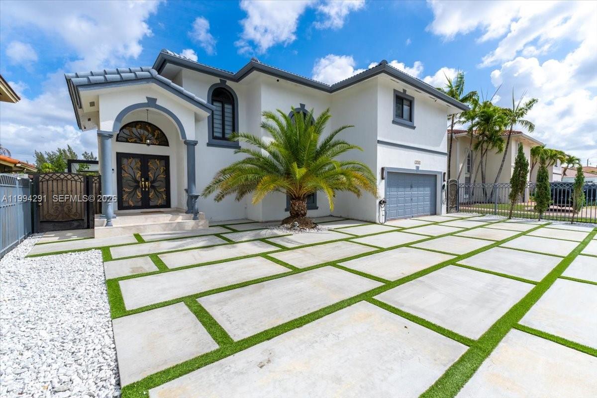 PARK LAKES BY THE MEADOWS - Residential