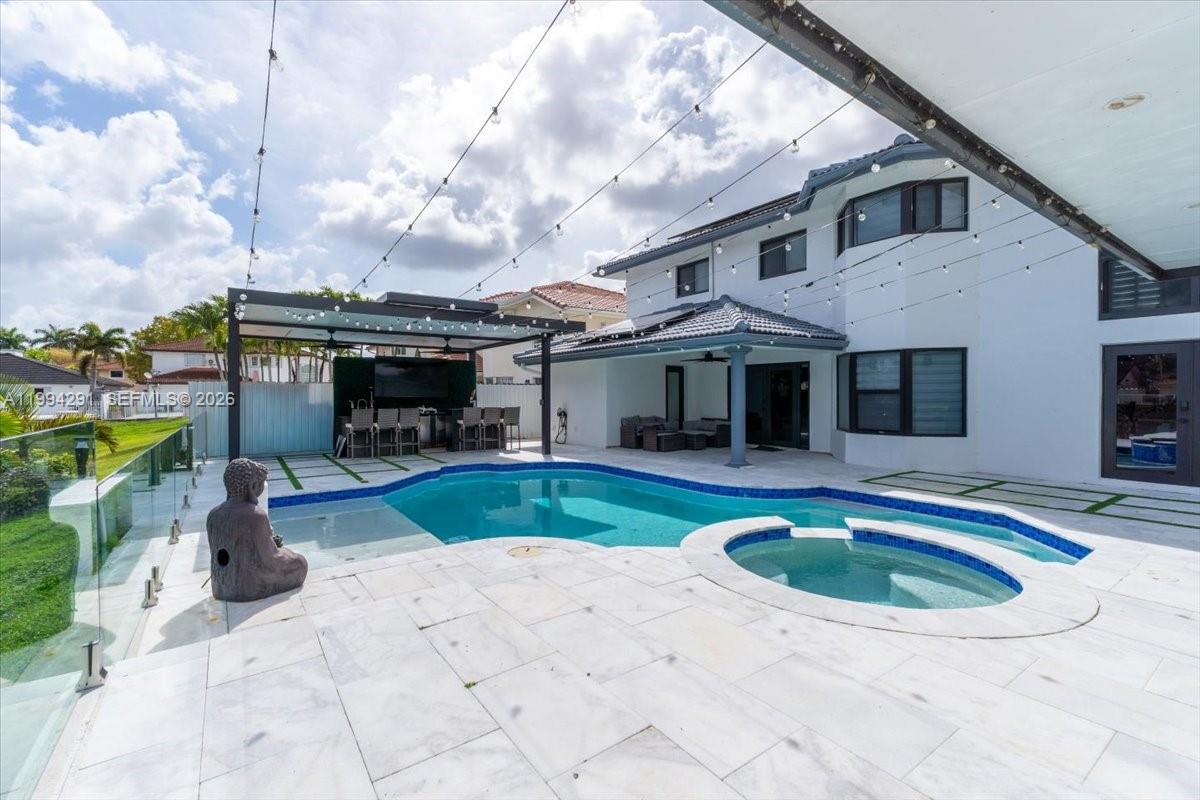 PARK LAKES BY THE MEADOWS - Residential