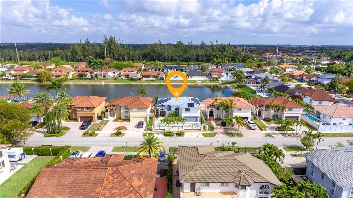 PARK LAKES BY THE MEADOWS - Residential