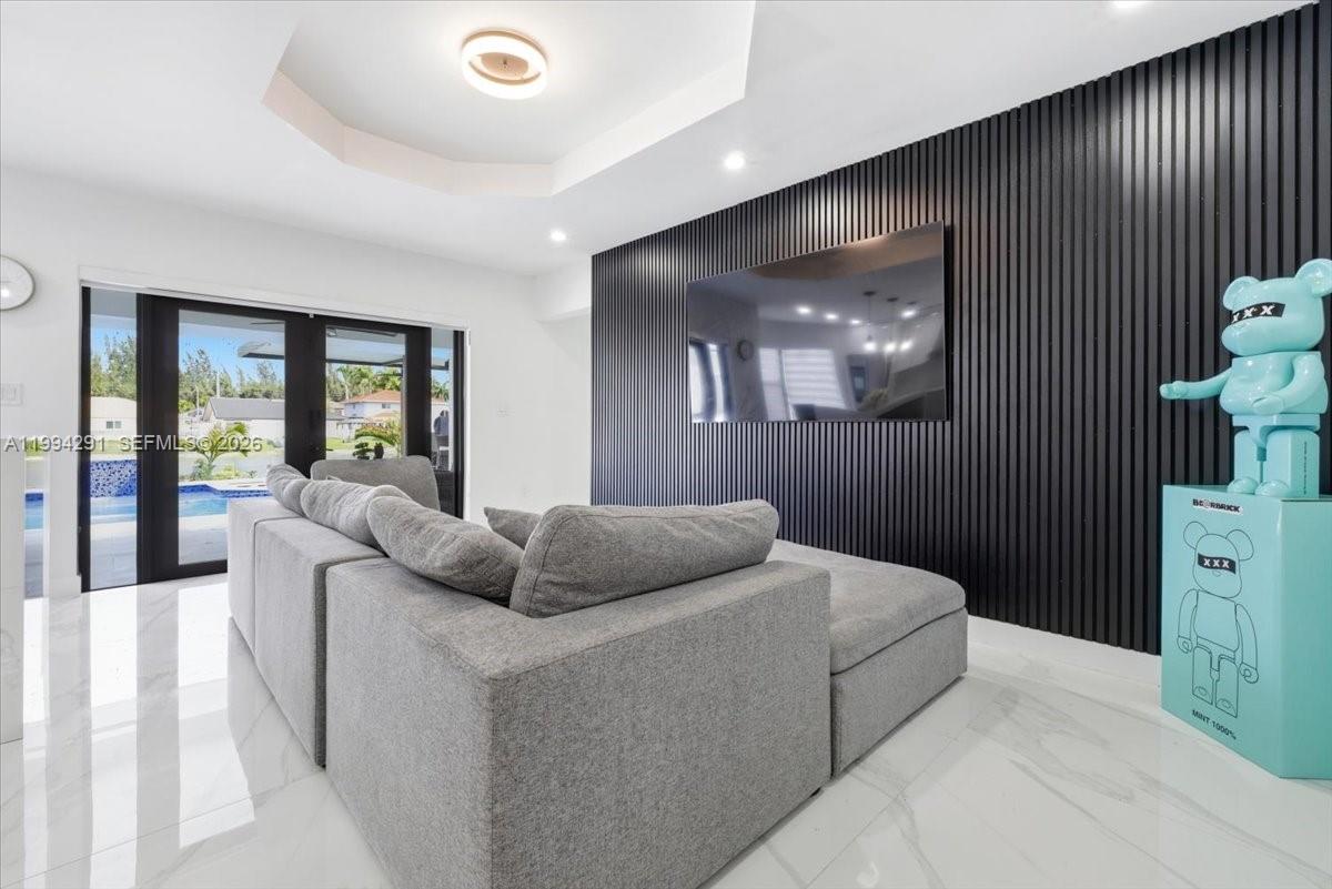 PARK LAKES BY THE MEADOWS - Residential