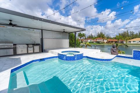15763 SW 43rd St Miami FL 33185