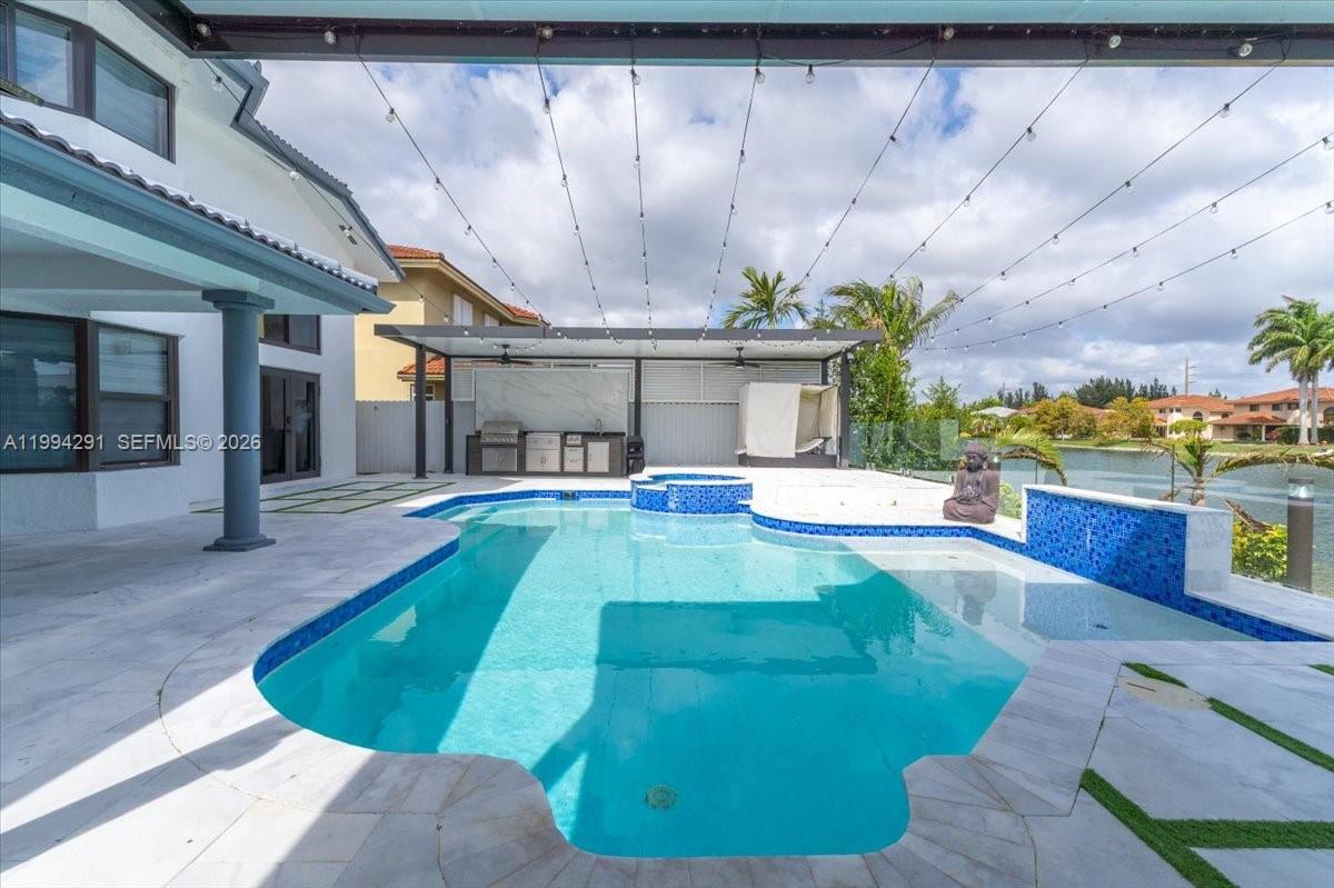 PARK LAKES BY THE MEADOWS - Residential