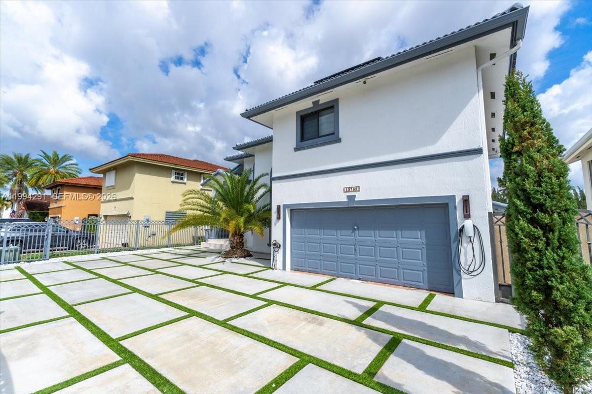 PARK LAKES BY THE MEADOWS - Residential