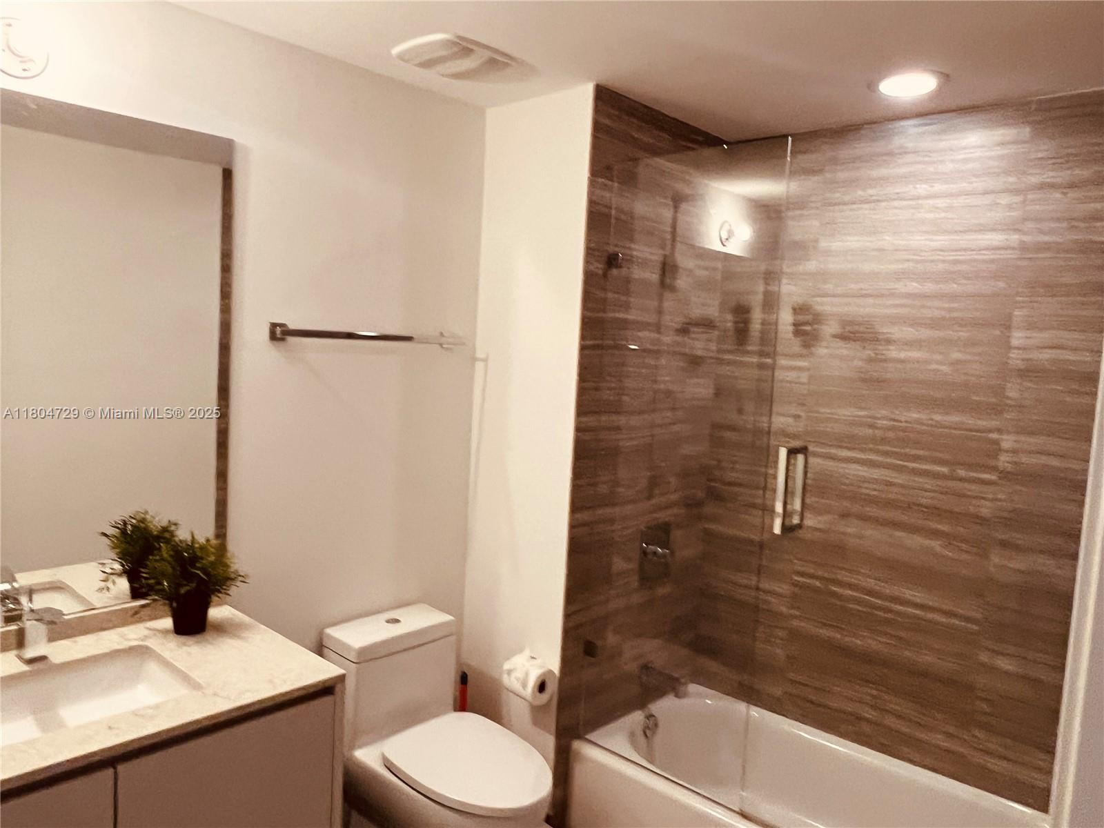 1010 Brickell Ave 2710