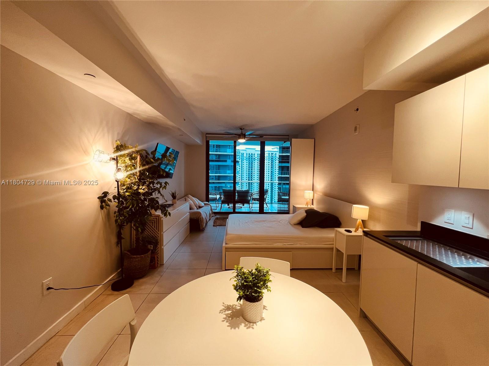 1010 Brickell Ave 2710
